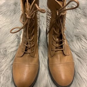 Red Dress Boutique Floral Lace Combat Boots US 10